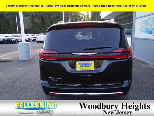 2022 Chrysler Pacifica Touring-L