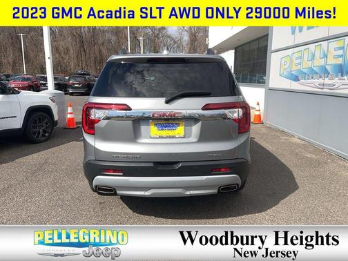 Sterling Metallic 2023 GMC Acadia AWD SLT