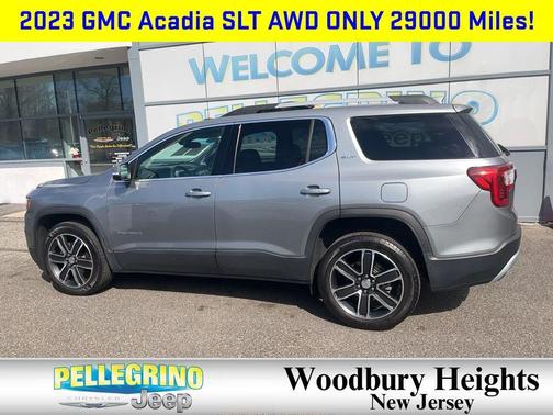 Sterling Metallic 2023 GMC Acadia AWD SLT