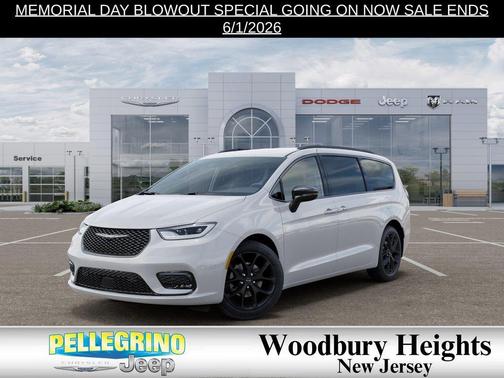 Bright White Clearcoat 2026 Chrysler Pacifica L