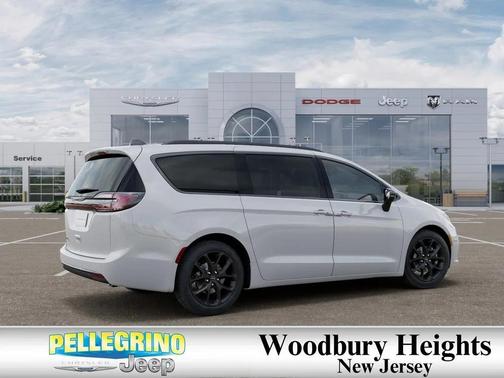 Bright White Clearcoat 2026 Chrysler Pacifica L
