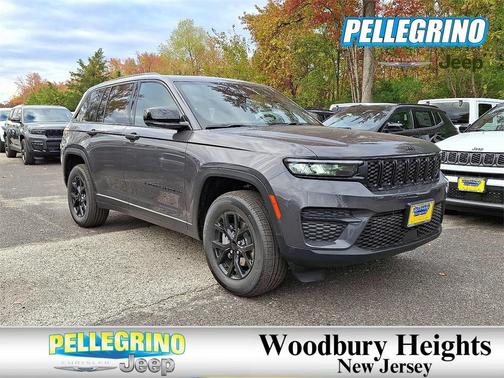 2025 Jeep Grand Cherokee Laredo
