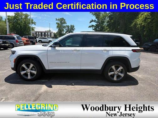 Bright White Clearcoat 2025 Jeep Grand Cherokee Limited