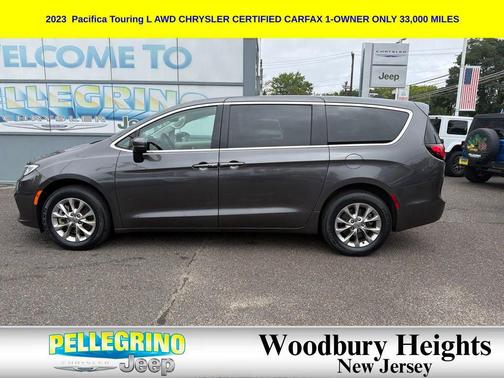 Granite Crystal Metallic Clearcoat 2023 Chrysler Pacifica Touring L