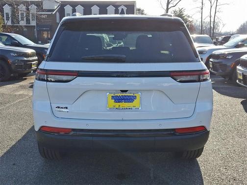 2025 Jeep Grand Cherokee Laredo