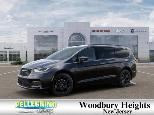 Diamond Black Crystal Pearlcoat 2026 Chrysler Pacifica L