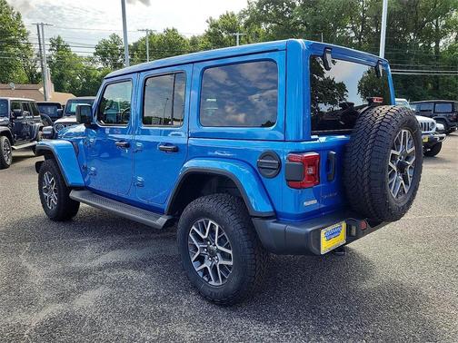 2025 Jeep Wrangler Sahara