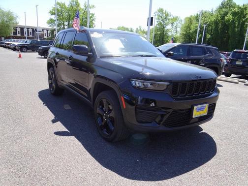 2022 Jeep Grand Cherokee Altitude