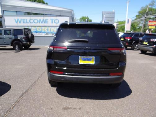 2022 Jeep Grand Cherokee Altitude