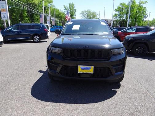 2022 Jeep Grand Cherokee Altitude
