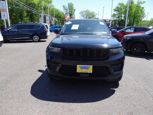 2022 Jeep Grand Cherokee Altitude