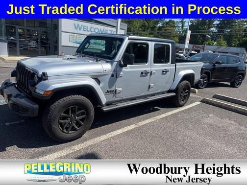Silver Zynith Clearcoat 2022 Jeep Gladiator Altitude 4x4