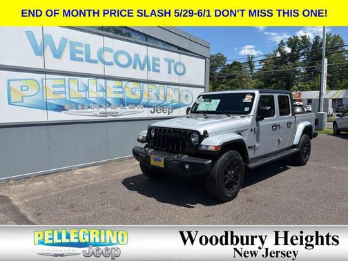 Silver Zynith Clearcoat 2022 Jeep Gladiator Altitude 4x4