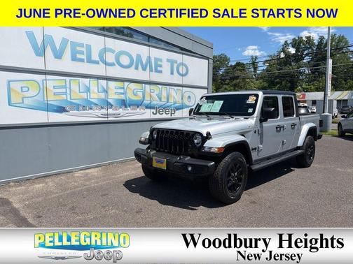 Silver Zynith Clearcoat 2022 Jeep Gladiator Altitude 4x4