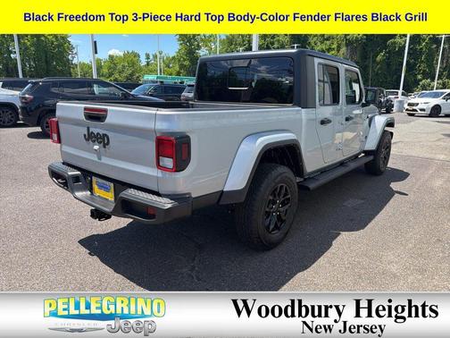 Silver Zynith Clearcoat 2022 Jeep Gladiator Altitude 4x4