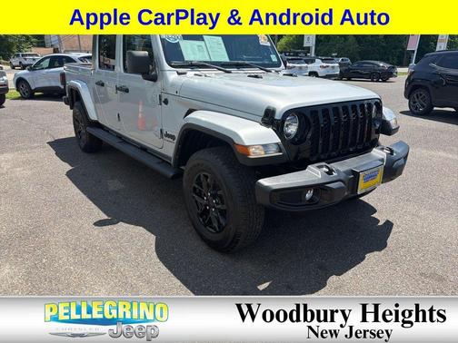 Silver Zynith Clearcoat 2022 Jeep Gladiator Altitude 4x4