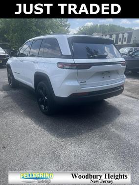 2022 Jeep Grand Cherokee Altitude