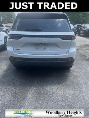 2022 Jeep Grand Cherokee Altitude