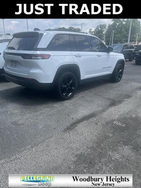 2022 Jeep Grand Cherokee Altitude