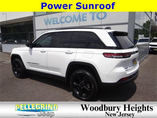 2022 Jeep Grand Cherokee Altitude