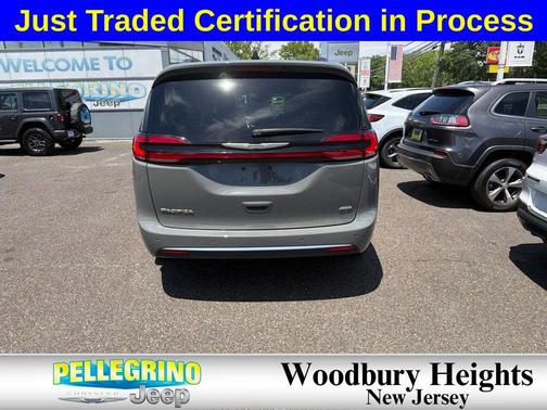 White 2024 Chrysler Pacifica L