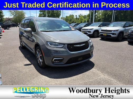 White 2024 Chrysler Pacifica L