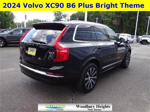 2024 Volvo XC90 B6 Plus Bright Theme 7-Seater