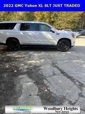 2022 GMC Yukon XL SLT