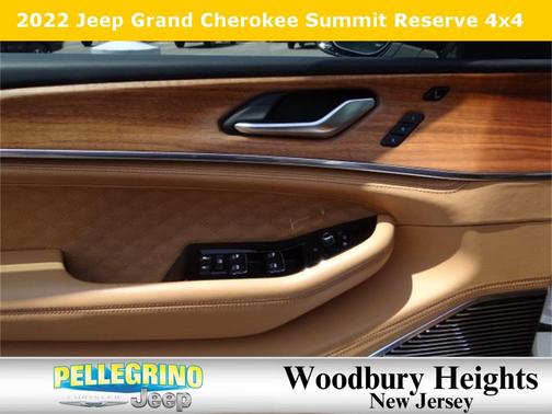 2022 Jeep Grand Cherokee Summit