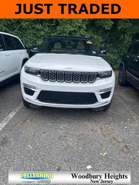 2022 Jeep Grand Cherokee Summit