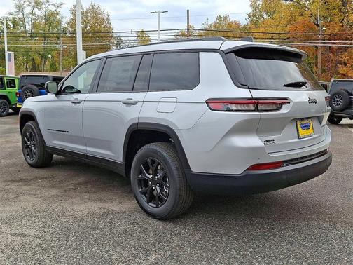 2025 Jeep Grand Cherokee L Laredo