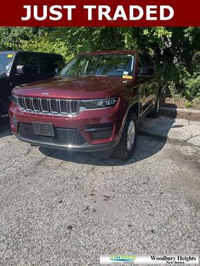 2022 Jeep Grand Cherokee Laredo