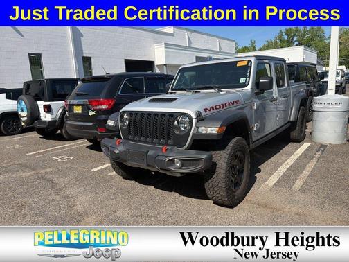 Silver Zynith Clearcoat 2022 Jeep Gladiator Mojave 4x4