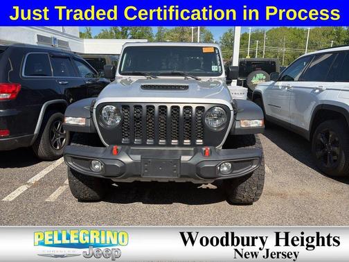 Silver Zynith Clearcoat 2022 Jeep Gladiator Mojave 4x4