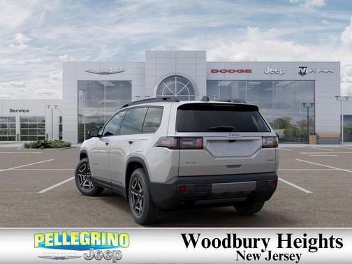 Silver Zynith Clearcoat 2026 Jeep Cherokee Laredo
