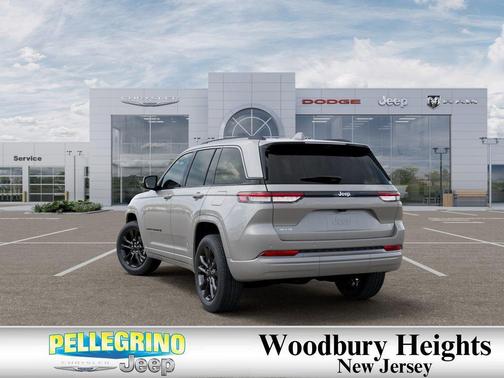 Silver Zynith 2026 Jeep Grand Cherokee Limited