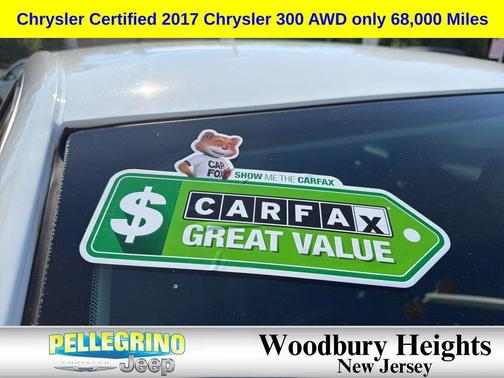 Bright White Clearcoat 2017 Chrysler 300 Limited