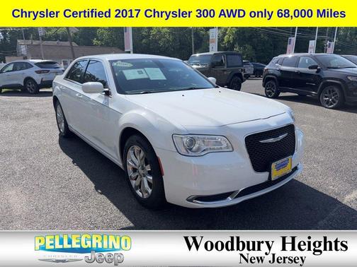 Bright White Clearcoat 2017 Chrysler 300 Limited
