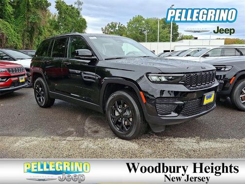 2025 Jeep Grand Cherokee Laredo