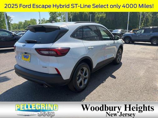 Space Silver Metallic 2025 Ford Escape ST-Line Select