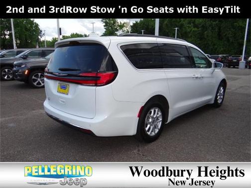 2022 Chrysler Pacifica Touring-L