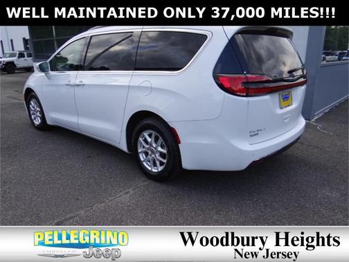 2022 Chrysler Pacifica Touring-L