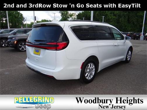 2022 Chrysler Pacifica Touring-L