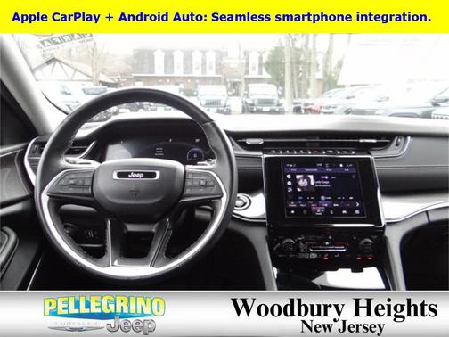 2022 Jeep Grand Cherokee L Laredo