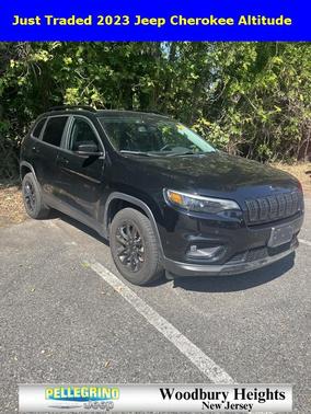 2023 Jeep Cherokee Altitude Lux