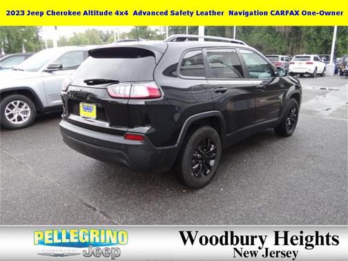 2023 Jeep Cherokee Altitude Lux