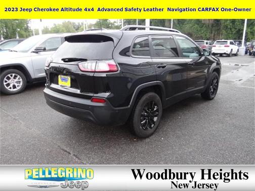 2023 Jeep Cherokee Altitude Lux