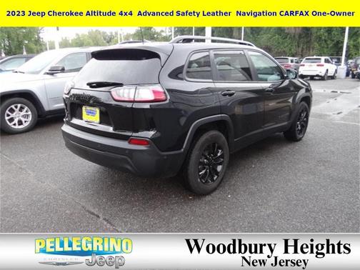 2023 Jeep Cherokee Altitude Lux
