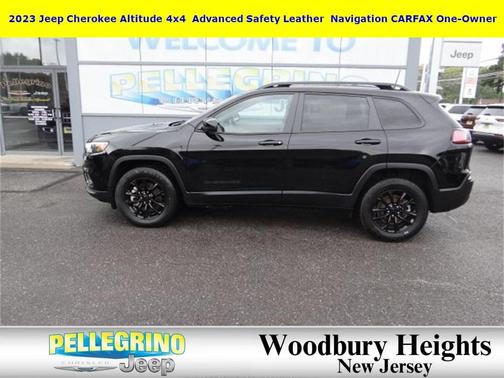 2023 Jeep Cherokee Altitude Lux