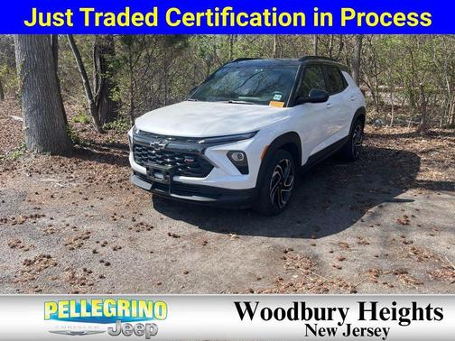 Iridescent Pearl Tricoat 2025 Chevrolet Trailblazer RS